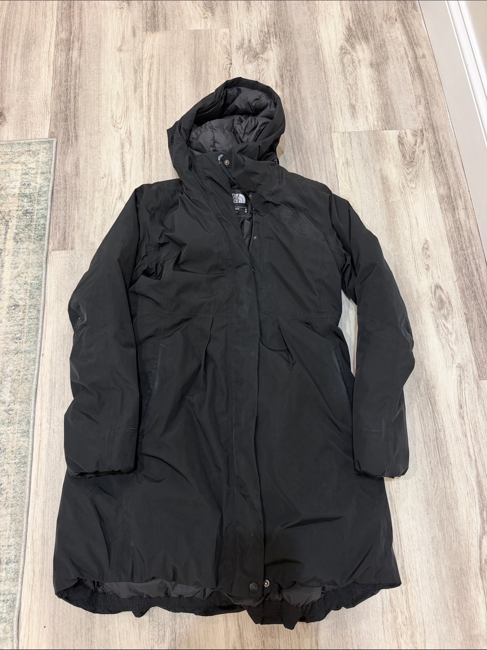 The North Face OUTLET Women's Black Longline Puffer Coat with Hood 550 MEDIUM